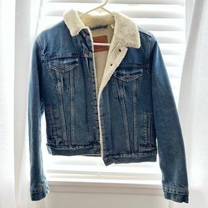 LEVI’s Ex-Boyfriend Faux Fur Lined Denim Jacket